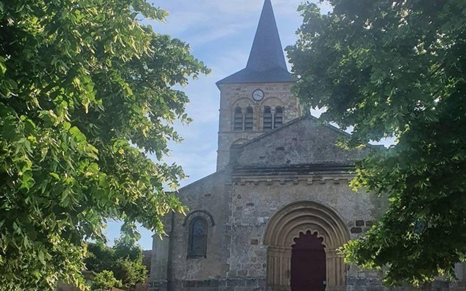 Eglise Saint-Martin, Bizeneuille