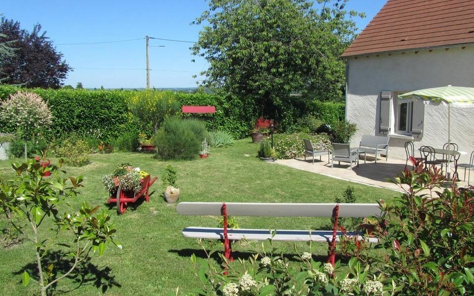 La Maison Bleue de Marie - Le parc fleuri.