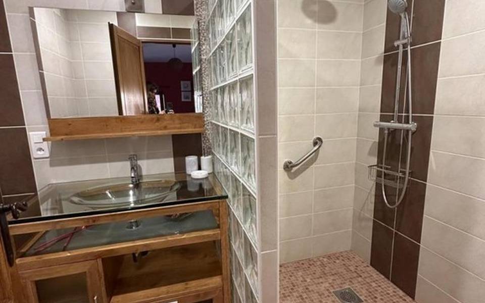 salle de bain et wc au rez de chaussée